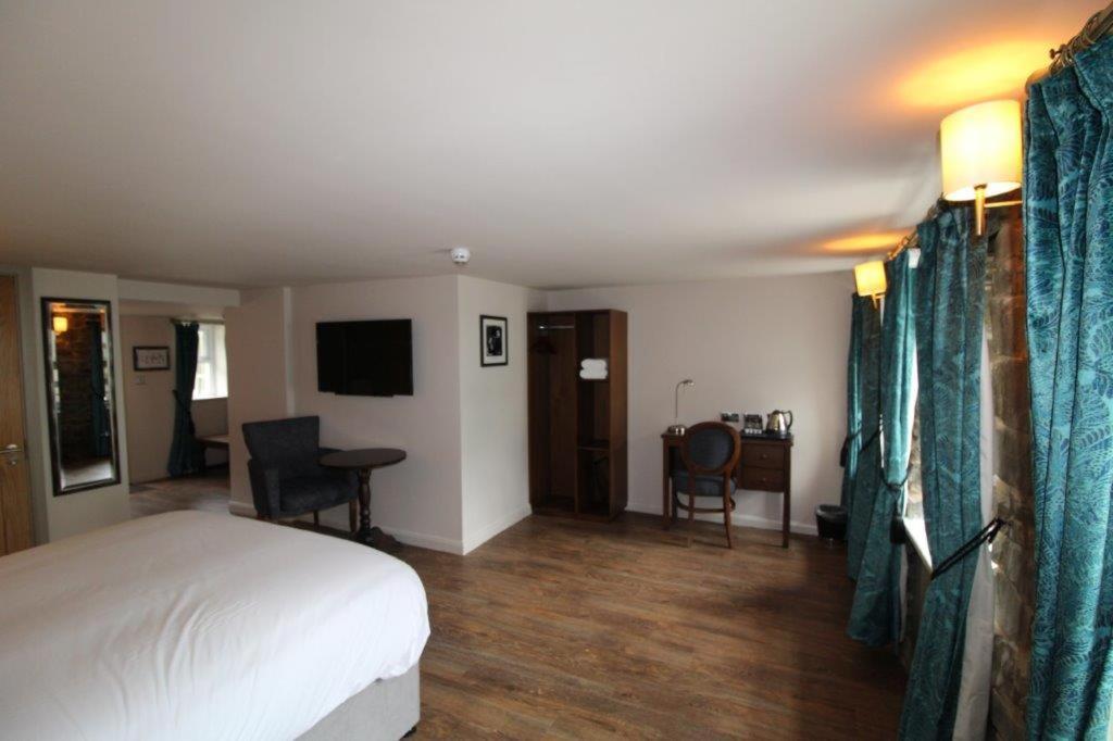 Rooms @ The Dolau Inn ニューキー エクステリア 写真