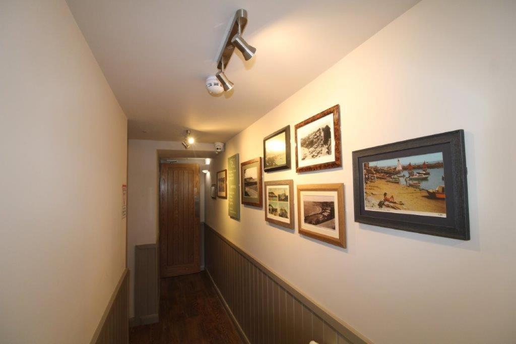 Rooms @ The Dolau Inn ニューキー エクステリア 写真